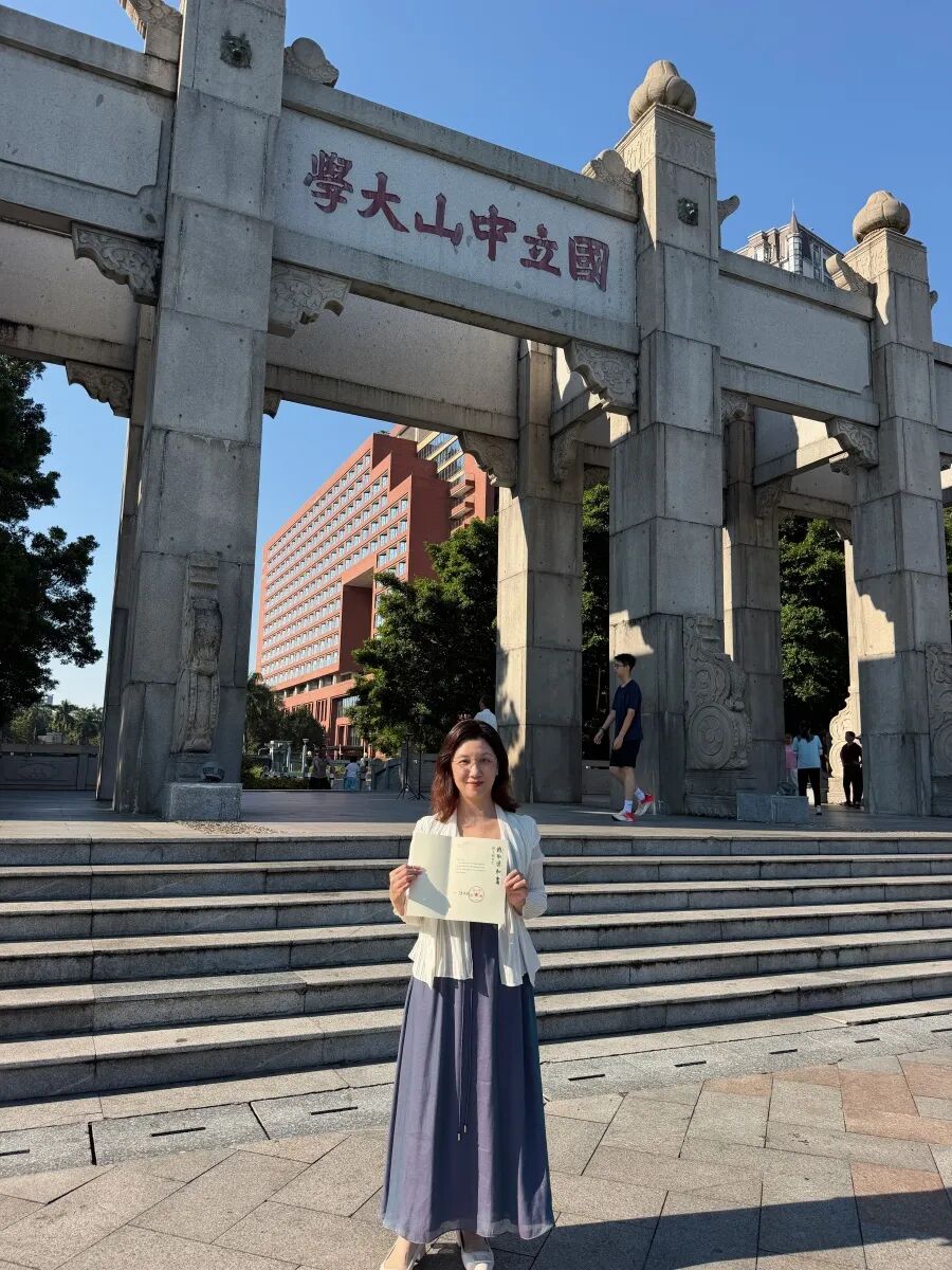 56岁,李伟欣入读中大 图片