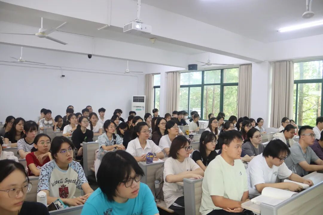 冯靓玉2.JPG